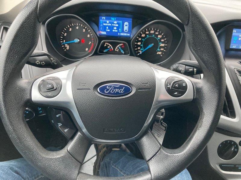 2014 Ford Focus15