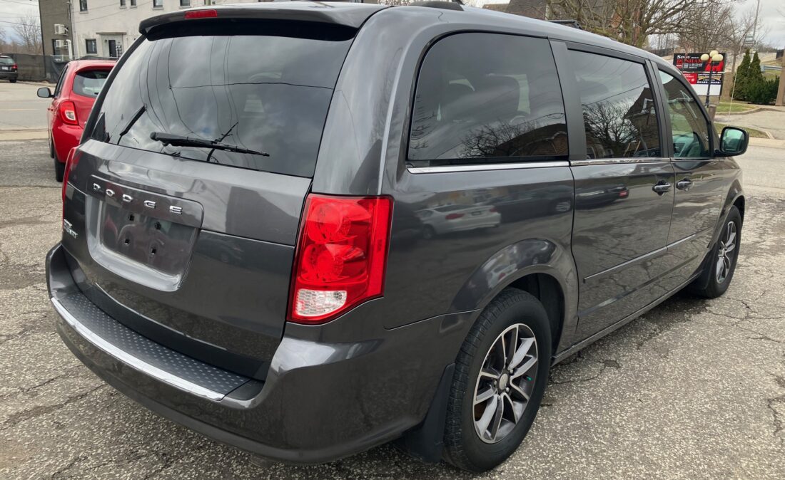 2016 Dodge Grand Caravan7