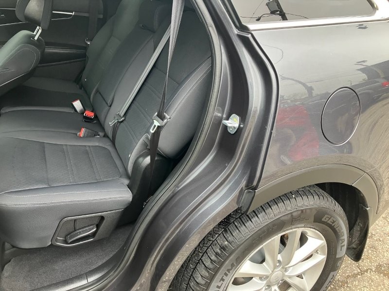 2016 Kia Sorento10
