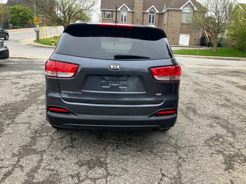 2016 Kia Sorento6