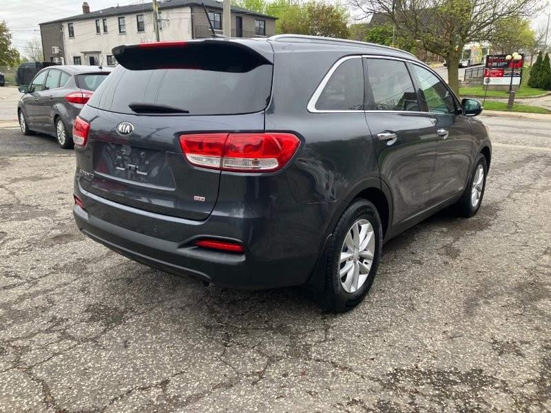 2016 Kia Sorento7