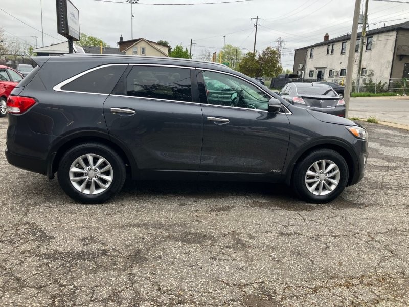 2016 Kia Sorento8