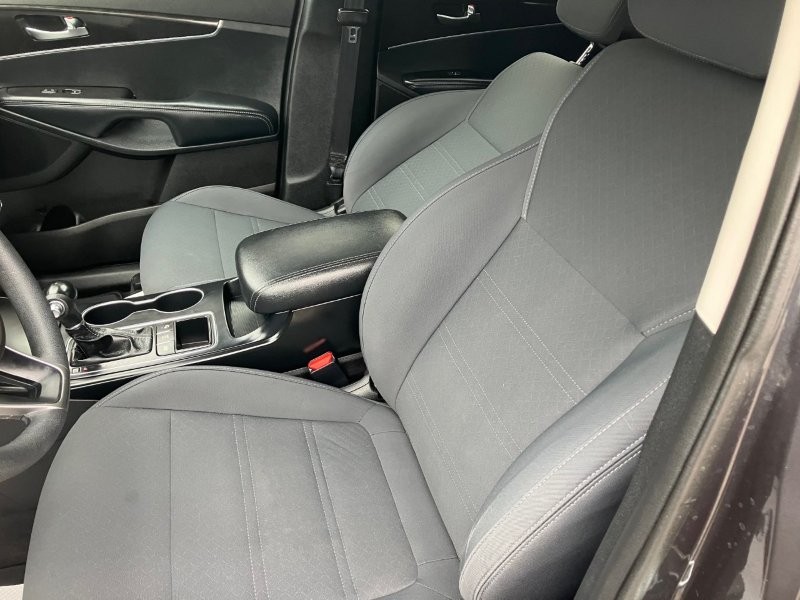2016 Kia Sorento9