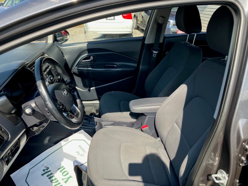 2014 Kia Rio10