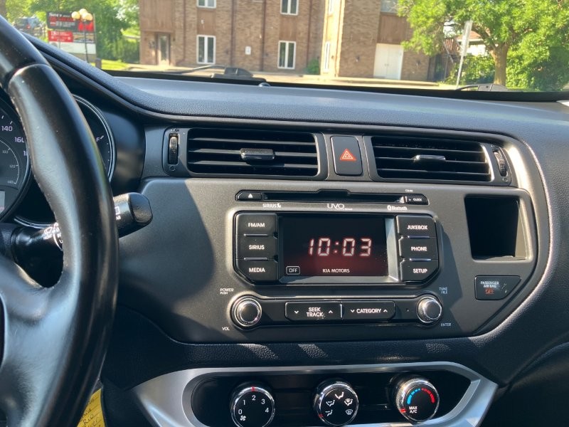 2014 Kia Rio12