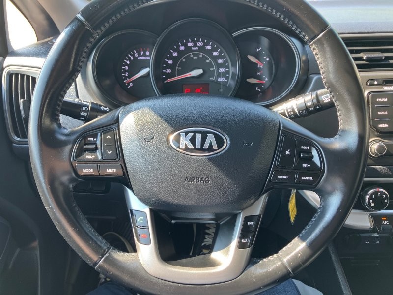 2014 Kia Rio16
