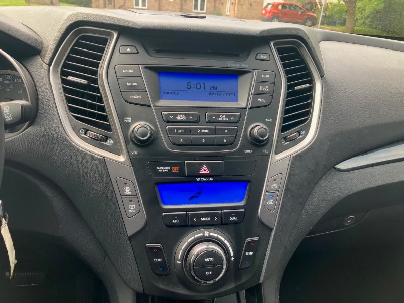 2014 Hyundai Santa Fe10