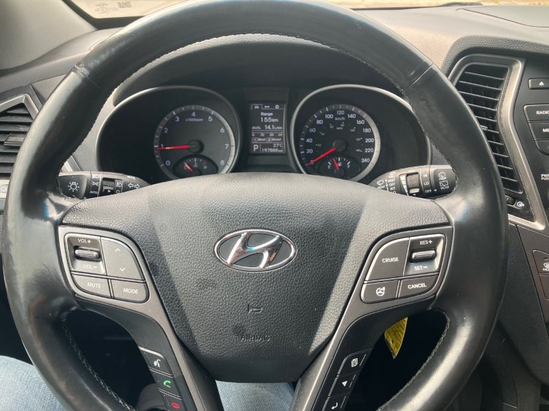 2014 Hyundai Santa Fe12