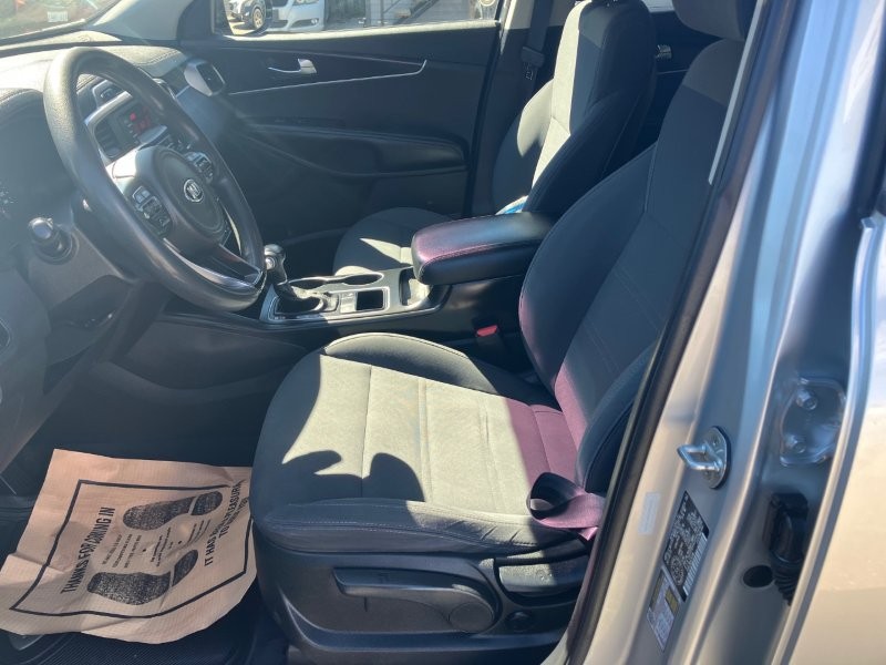 2016 Kia Sorento9
